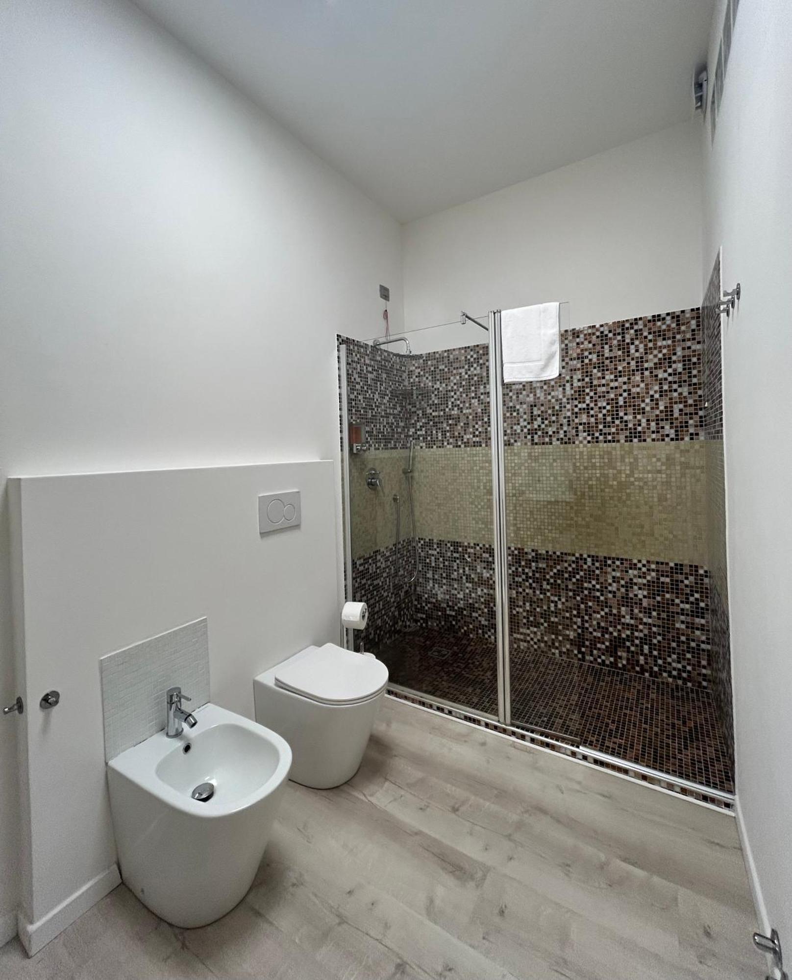 ורונה Tezone Seven Apartments מראה חיצוני תמונה