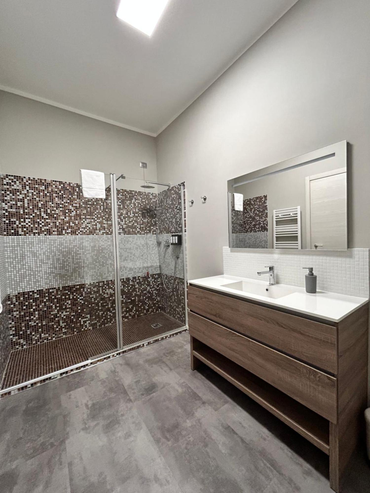 ורונה Tezone Seven Apartments מראה חיצוני תמונה