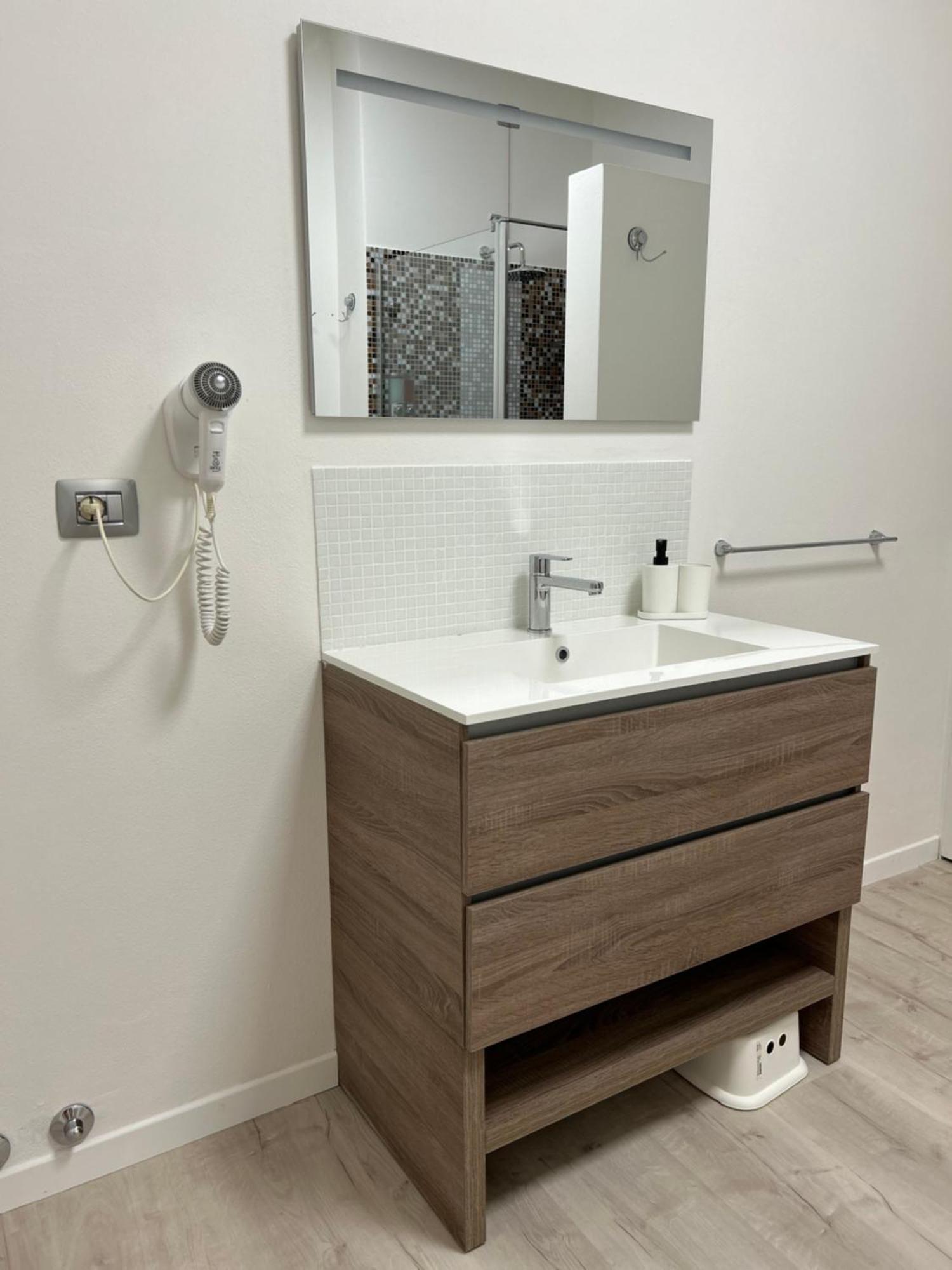 ורונה Tezone Seven Apartments מראה חיצוני תמונה