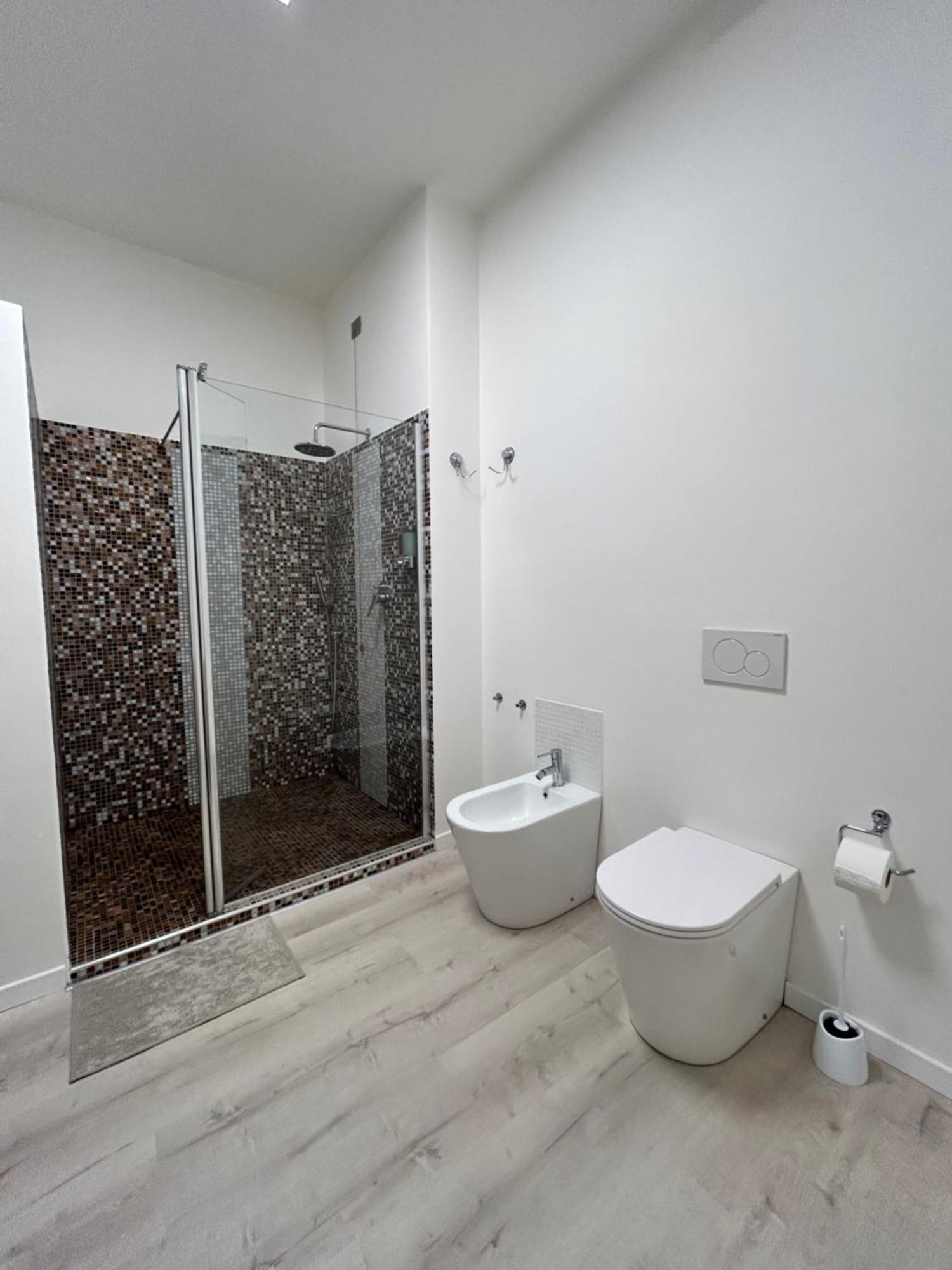 ורונה Tezone Seven Apartments מראה חיצוני תמונה