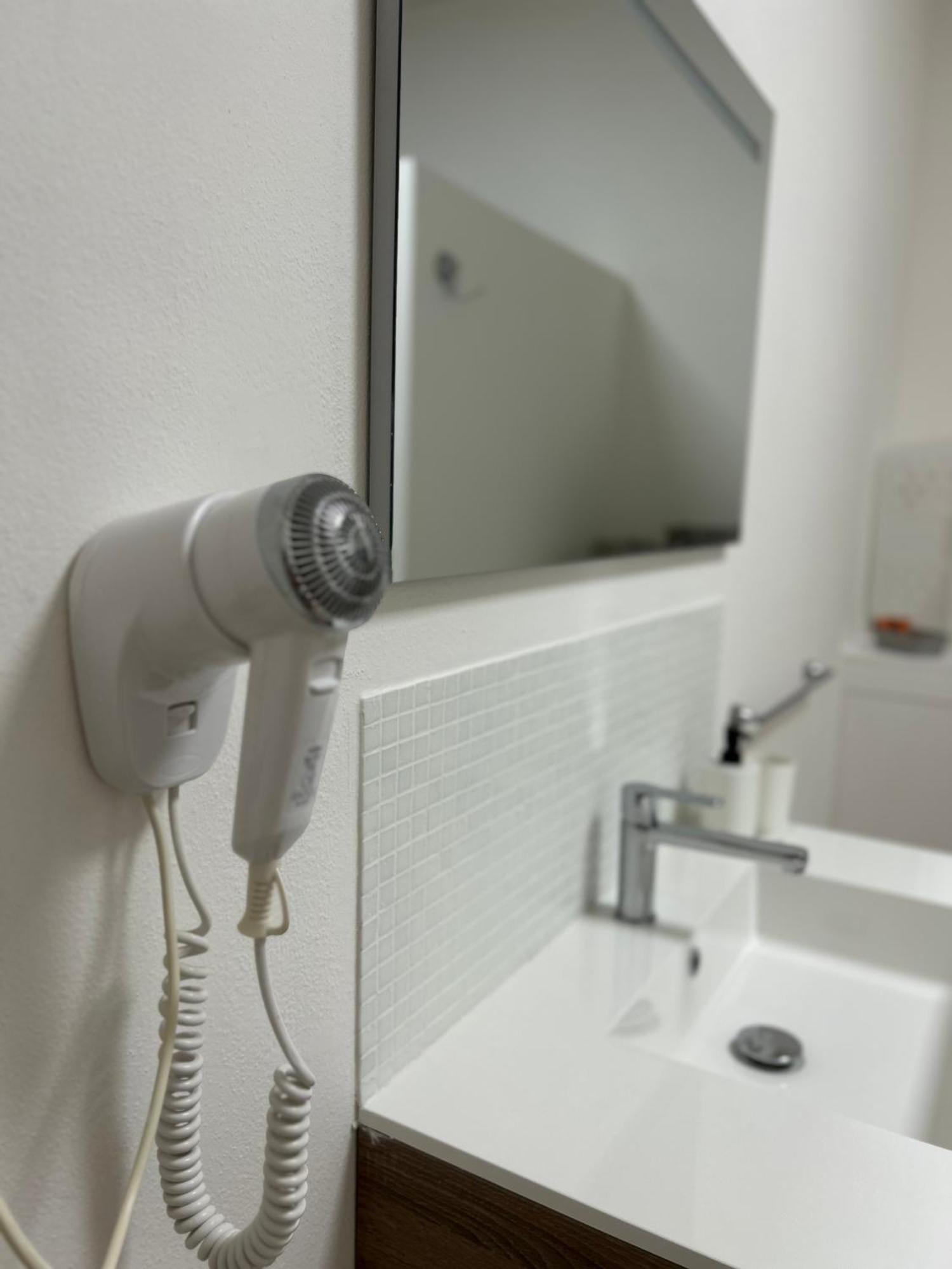 ורונה Tezone Seven Apartments מראה חיצוני תמונה
