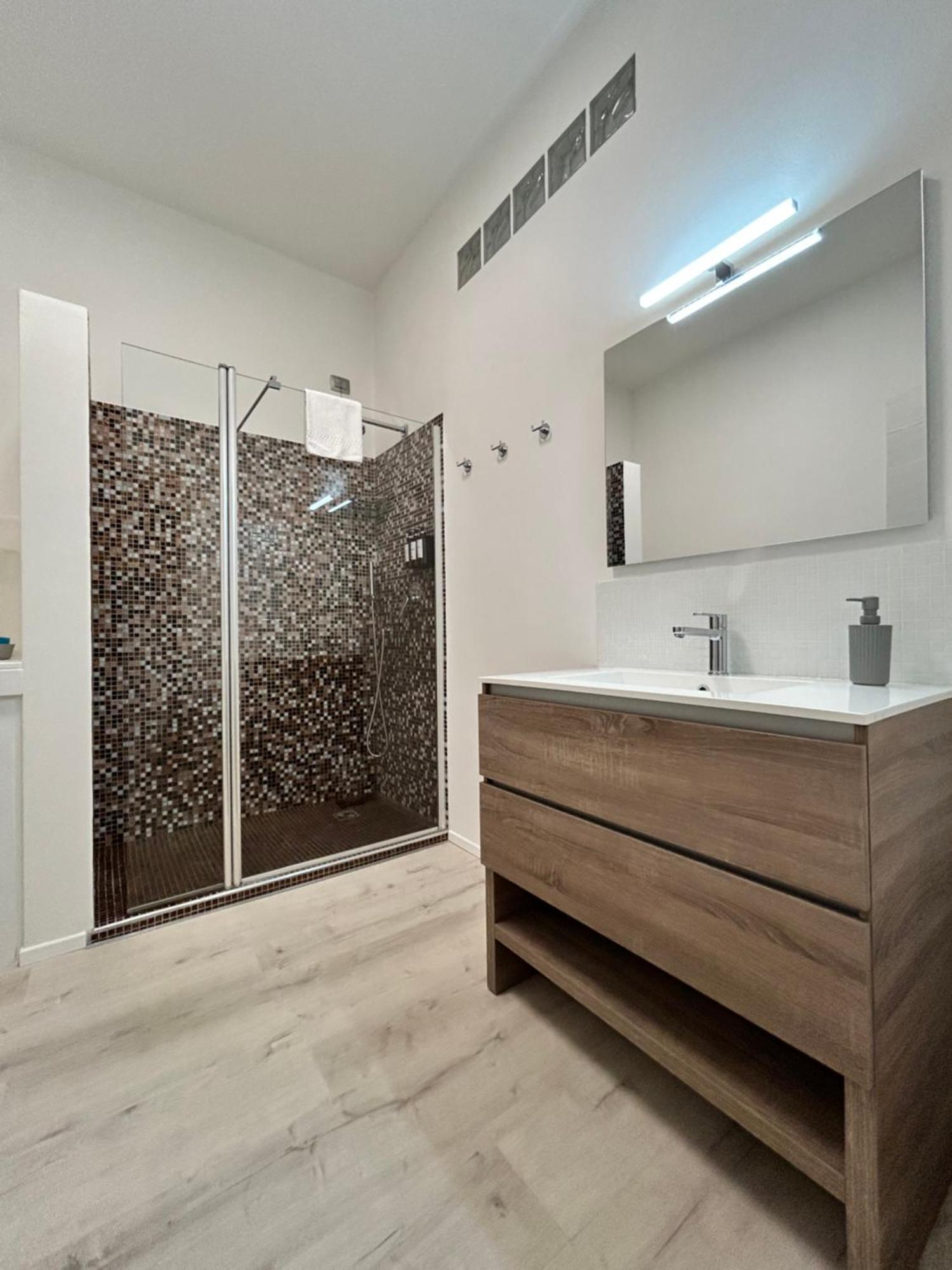 ורונה Tezone Seven Apartments מראה חיצוני תמונה